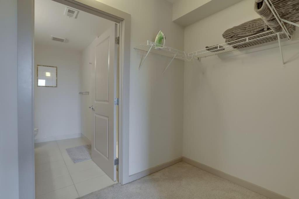Wonderful 2Br Apartment At Crystal City Arlington Eksteriør billede